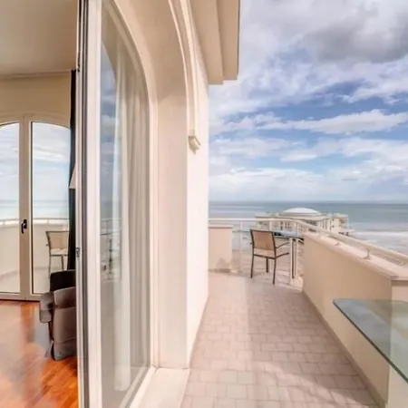 特拉扎玛可尼斯巴玛尼酒店 4*