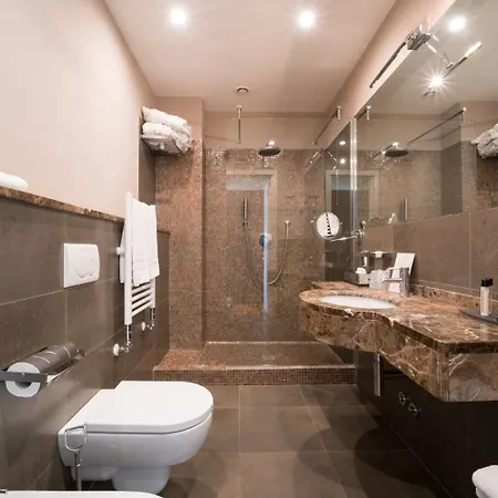 特拉扎玛可尼斯巴玛尼酒店 西尼加利亚