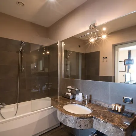 特拉扎玛可尼斯巴玛尼酒店 4* 西尼加利亚